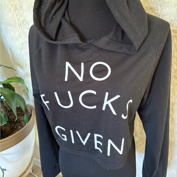 Crop top - Picture 3 of 6